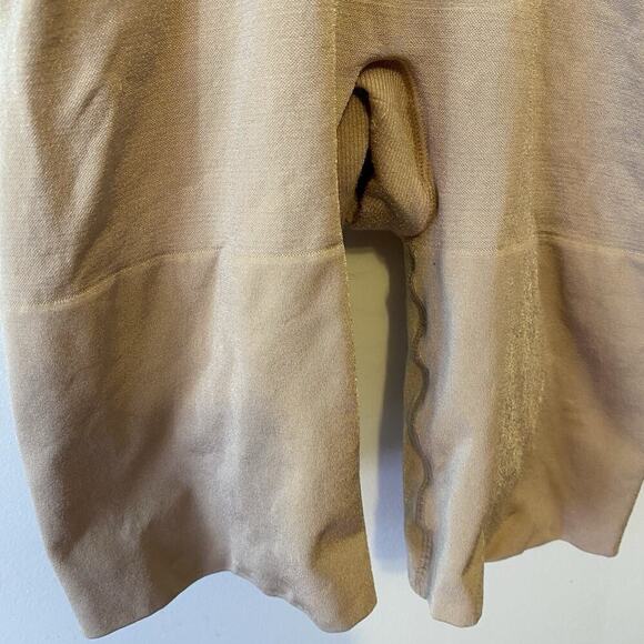 SPANX Women's MEDIUM Tummy Control Power Shorts in Soft Nude High Rise - Picture 6 of 7